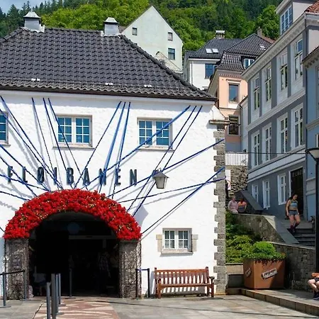 Apartman 500m To Bryggen - 5m To Bus I 2 Floors & Bathrooms Bergen